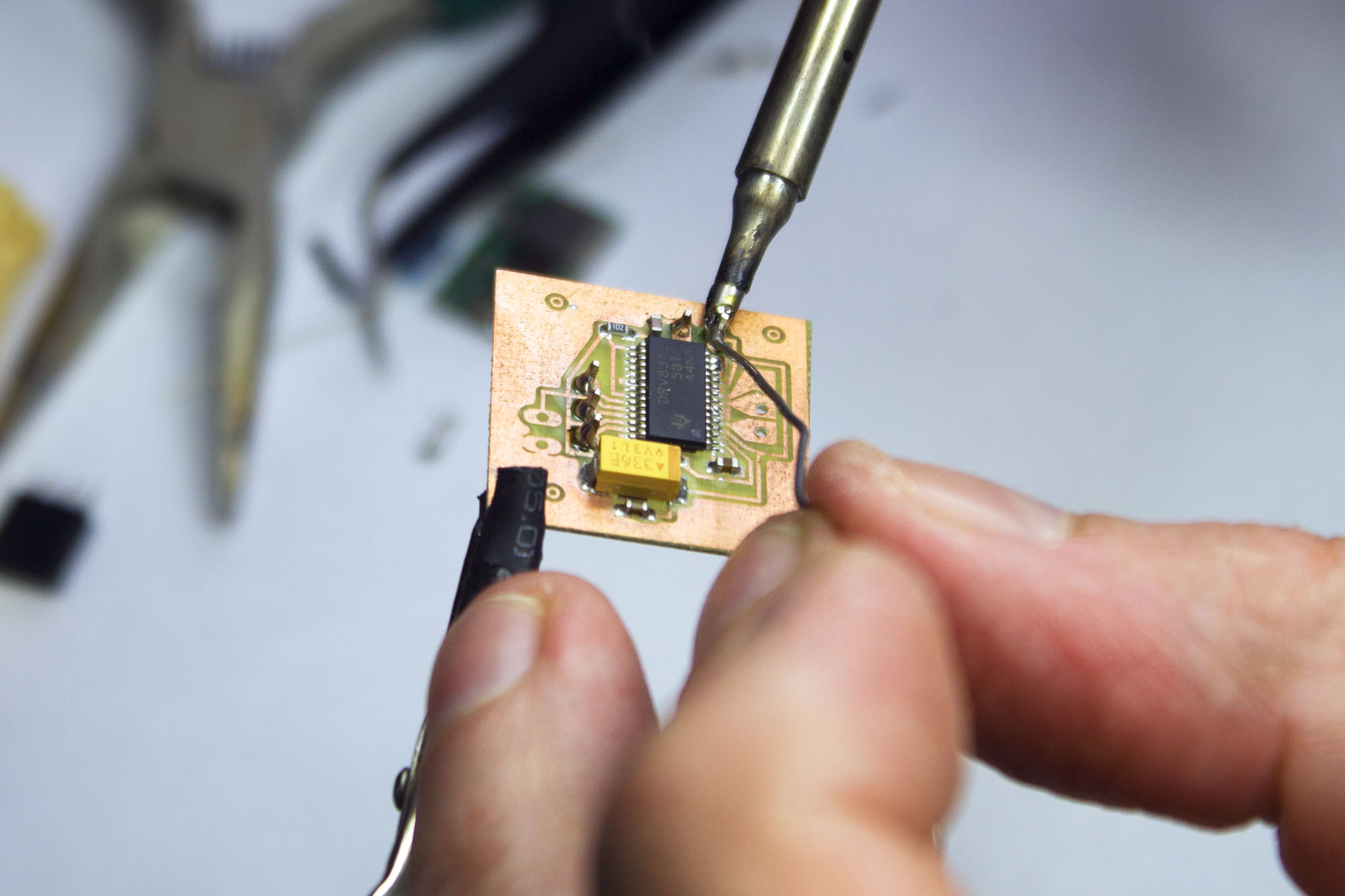 PCB_production_sm_0016_soldering_Motercontroler